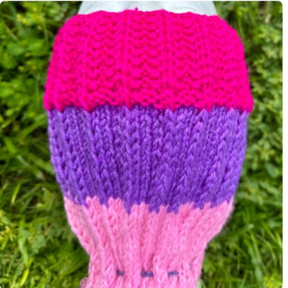 Colorful Knit Beanie with Flowers - Picture 5 of 6